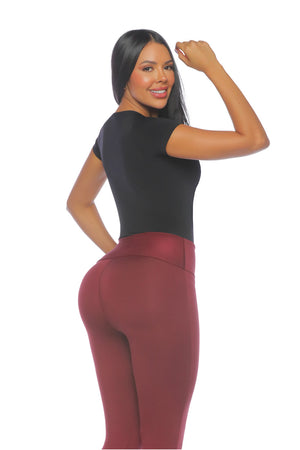 leggings con faja interna, leggings realce glúteos, leggings moldeadores mujer, leggings con elongación 4 vías, leggings vitamina E, leggings para entrenamiento y uso diario