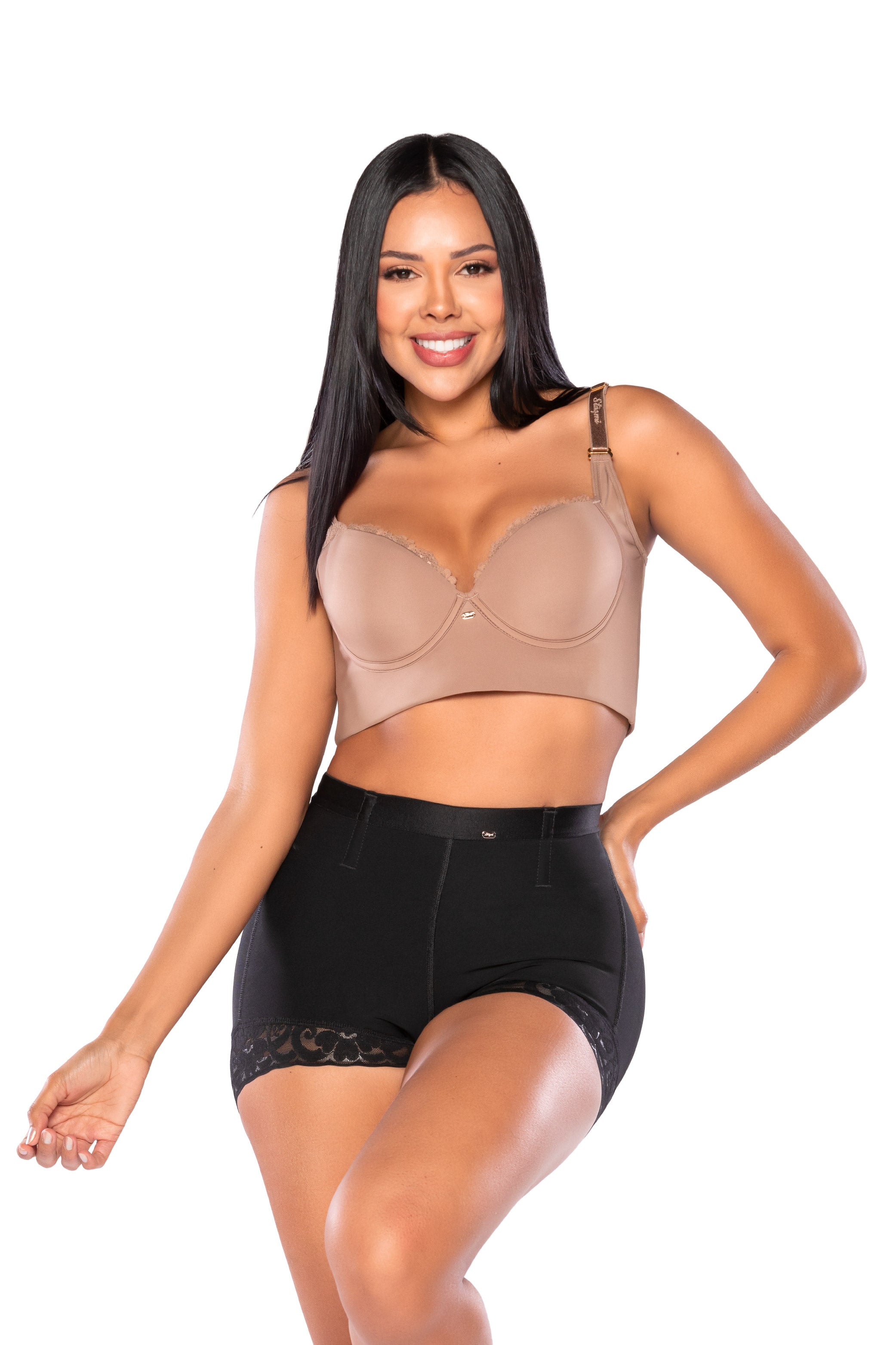 - Panty cachetero SMI04027 con realce natural y encaje
- Vista posterior del panty Ultrainvisible SMI04027 
- Detalle de cintura con ajuste y tanga gratis incluida SMI04027
