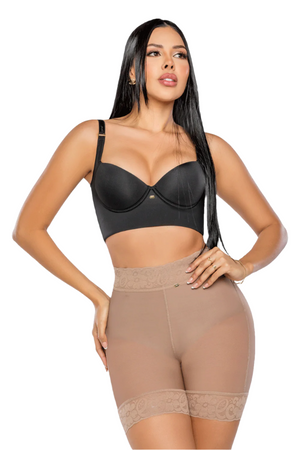 Panty cintura alta media pierna con control de abdomen bajo y realce natural de glúteos. Incluye transformación textil, sin costuras frontales ni traseras color cocoa