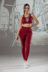 Top deportivo racerback ajustado, incluido gratis en el conjunto, ideal para soporte y comodidad durante entrenamientos