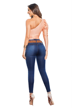 Jean Colombiano Levanta Cola SMI3523 con pretina ancha y efecto Push Up. Diseño ajustado que moldea las curvas y estiliza la figura